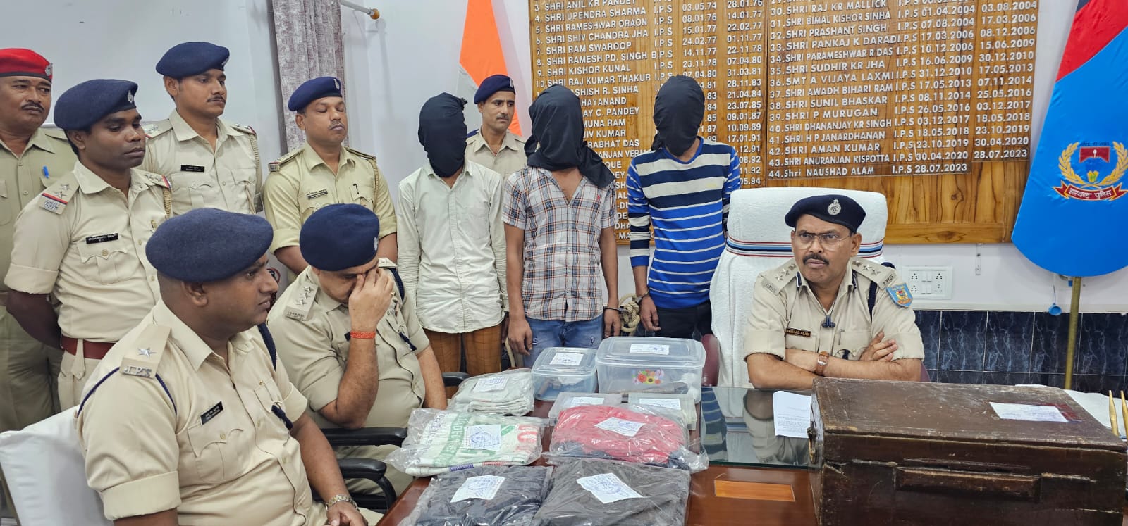 व्यापारी से लूट मामले का पुलिस ने किया उद्दभेदन