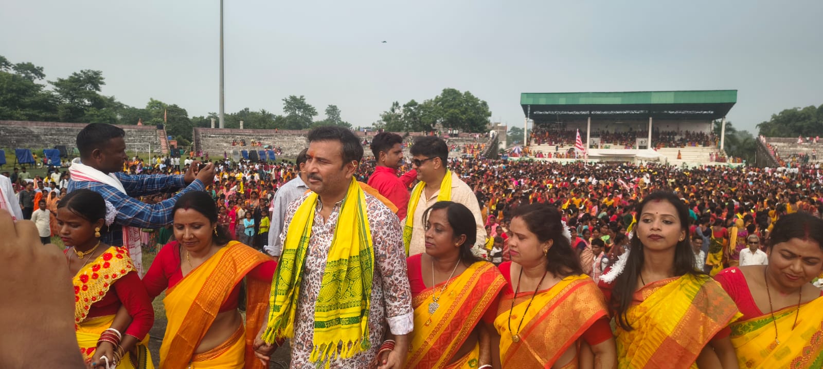 मांदर की थाप पर झूम उठा सिल्ली स्टेडियम, आखड़ाय करम महोत्सव में दिखी झारखंडी संस्कृति की झलक
