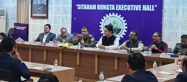 शहर की विधि व्यवस्था पर सिटी एसपी के साथ वार्ता 