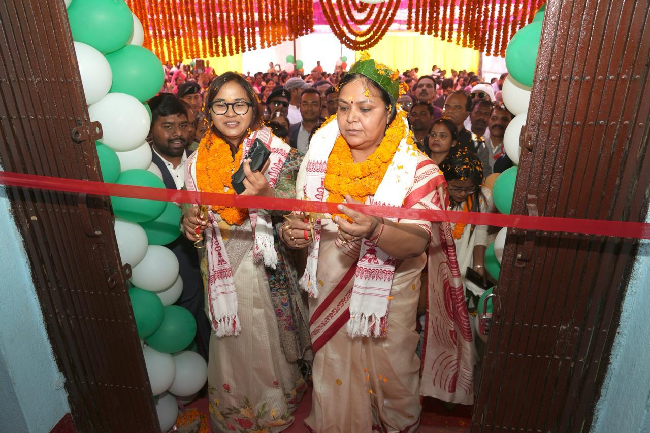 आजीविका न्याय सलाह केंद्र, एकल सुविधा केंद्र एवं महिला संकुल संगठन कार्यालय का मंत्री दीपिका पांडेय सिंह एवं शिल्पी नेहा तिर्की ने संयुक रूप से किया उद्घाटन