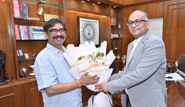 मुख्यमंत्री हेमन्त सोरेन से राज्य के नए महाधिवक्ता रोहितश्य रॉय की शिष्टाचार मुलाकात