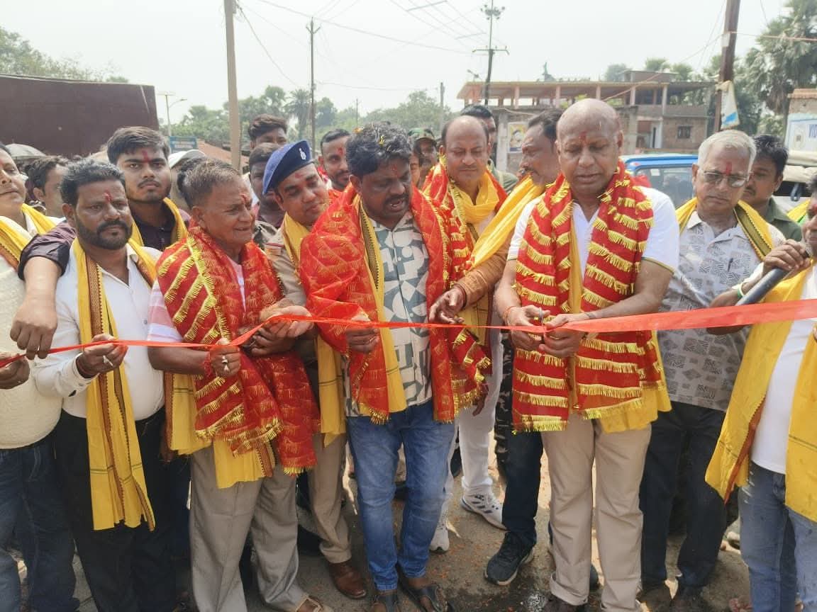 राजमहल विधायक ने किया दुर्गा पंडाल का उद्घाटन