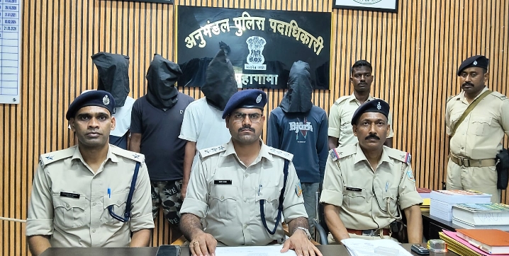 गोड्डा पुलिस को बड़ी सफलता: ज्वेलरी दुकान चोरी कांड का खुलासा, चार आरोपी गिरफ्तार