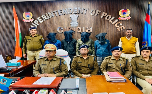 हथियार के बल पर घर में घुसे और की डकैती तीन गिरफ्तार