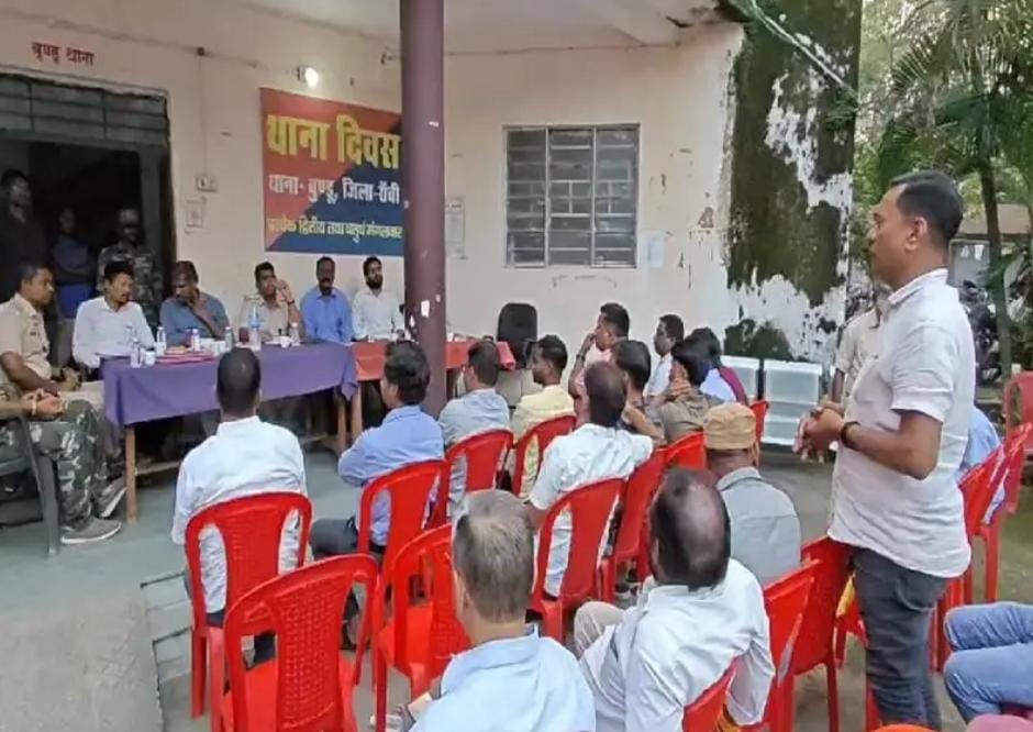 बुंडू में दुर्गा पूजा को लेकर शांति समिति की बैठक, बिजली कटौती पर उठे सवाल