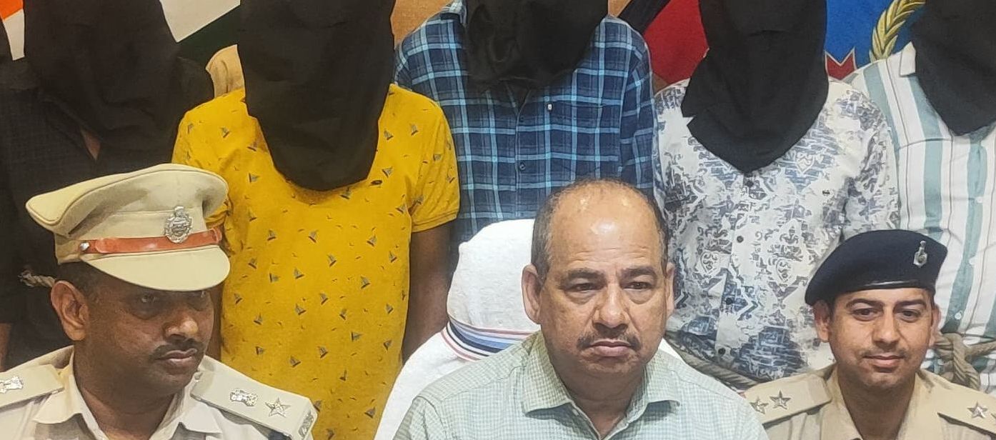 रांची पुलिस ने शातिर चोर धीरज जालान के पूरे गैंग को दबोचा, विदेशी करेंसी, 100 से ज्यादा मोबाइल बरामद 