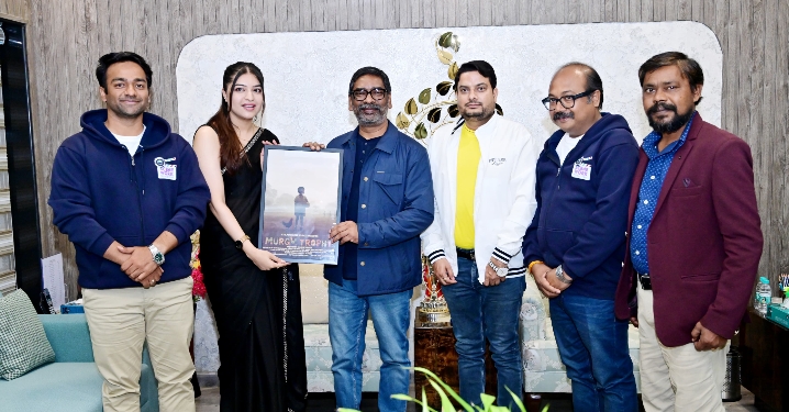 मुर्गा ट्रॉफी फिल्म के टीम ने की सीएम हेमंत सोरेन से मुलाकात 