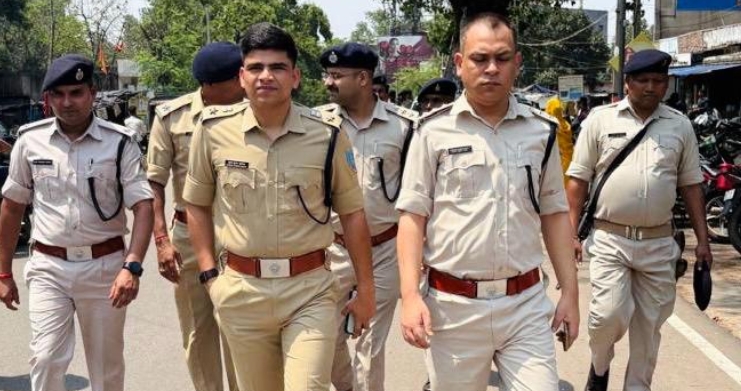नागरिकों की सुरक्षा के लिए रामगढ़ पुलिस का विशेष चेकिंग अभियान
