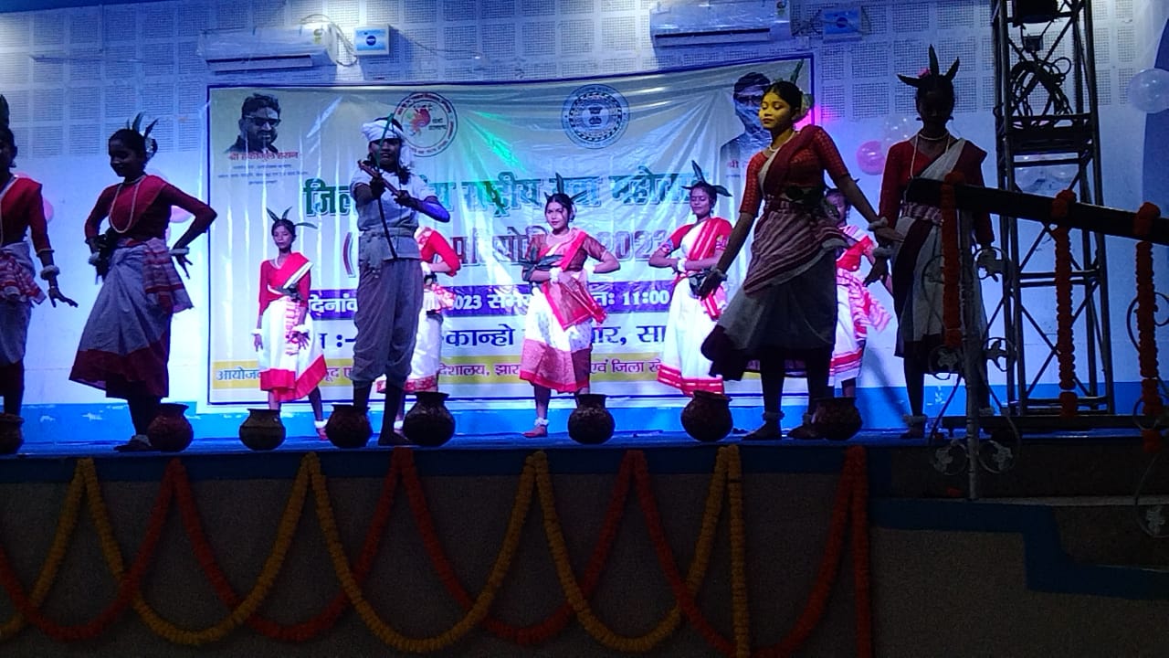 जिला स्तरीय राष्ट्रीय युवा महोत्सव में जिले के युवाओं ने विभिन्न स्पर्धा में दिखाई अपनी प्रतिभा
